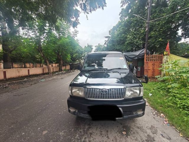 Toyota Qualis GS C1 Second-hand 2004 Toyota Qualis GS C1 for sale in Lucknow
