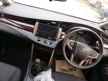 2025 Toyota Innova Crysta 2.4 GX Plus 8Str Platinum White Pearl