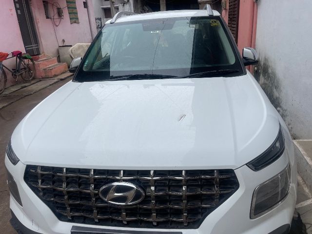 Second-hand 2019 Hyundai Venue S Turbo DCT BSIV for sale in Hoshangabad