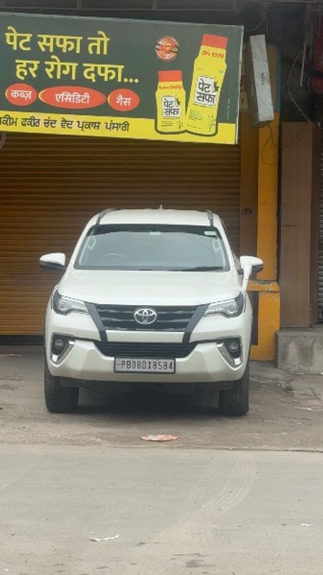 Second-hand 2017 Toyota Fortuner 2.8 2WD AT बीएस4 for sale in Phagwara