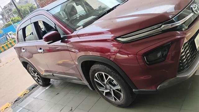 Second-hand 2026 Toyota Hyryder जी Opt for sale in New Delhi