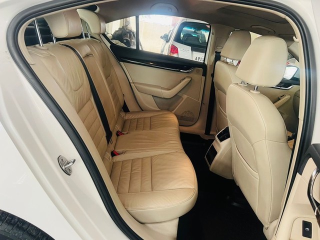 Second-hand 2014 Skoda Octavia Elegance 2.0 TDI AT for sale in Hyderabad-5