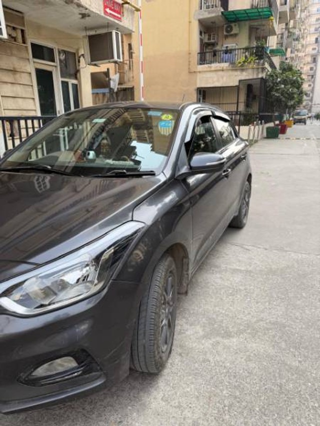 Second-hand 2020 Hyundai i20 Sportz Plus for sale in Gautam Buddha Nagar