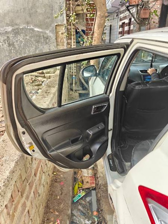 Second-hand 2014 Maruti Suzuki Swift LXI BSIV for sale in New Delhi-13