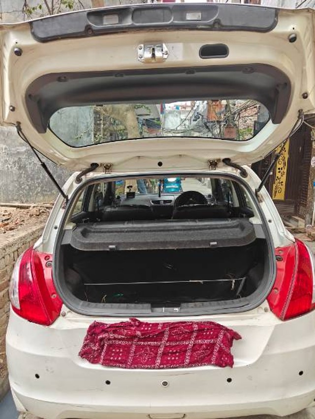 Second-hand 2014 Maruti Suzuki Swift LXI BSIV for sale in New Delhi-7