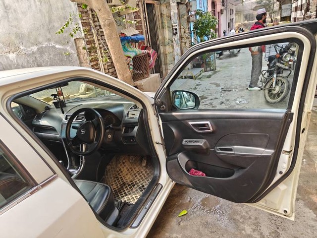 Second-hand 2014 Maruti Suzuki Swift LXI BSIV for sale in New Delhi-9