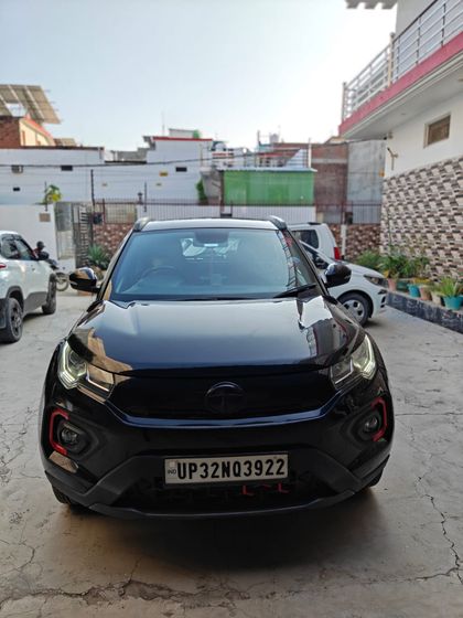 2023 Tata Nexon XZA प्लस LUXS लाल Dark AMT