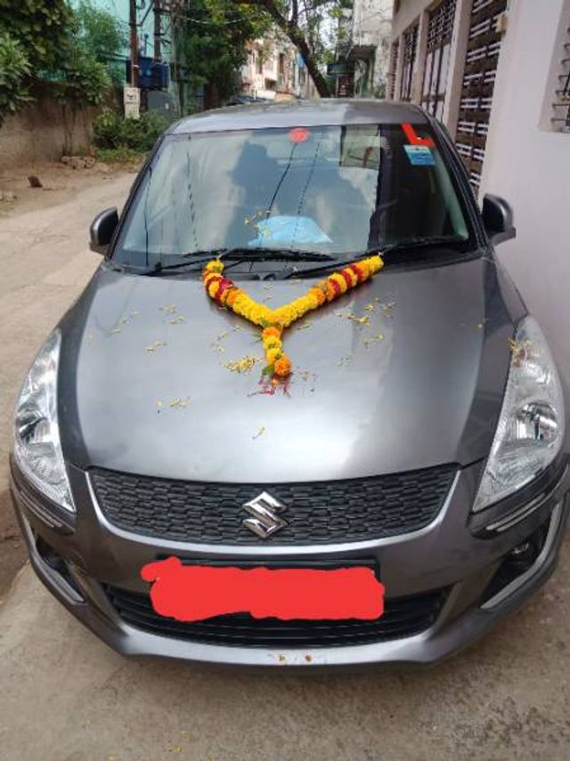 Maruti Suzuki Swift वीएक्सआई Second-hand 2017 Maruti Suzuki Swift वीएक्सआई for sale in Ujjain