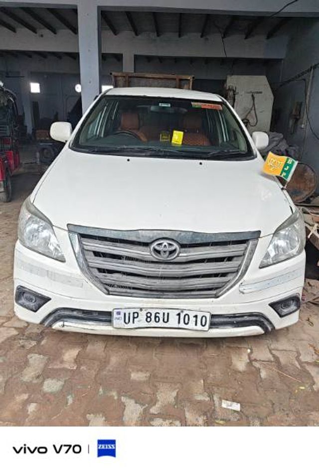 Toyota Innova 2.5 जी (Diesel) 7 Seater BS IV Second-hand 2016 Toyota Innova 2.5 जी (Diesel) 7 Seater BS IV for sale in Hathras