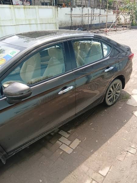 Buy Used Honda City ZX CVT of 2021 model @ 8,75,000 INR in Kolkata