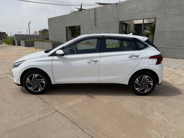 Hyundai i20 Asta Opt IVT Second-hand 2023 Hyundai i20 Asta Opt IVT for sale in Coimbatore