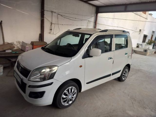 Second-hand 2018 Maruti Suzuki Wagon R वीएक्सआई ऑप्शनल for sale in Vadodara