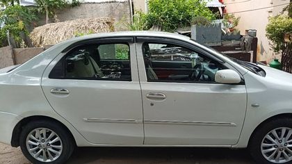 2012 Toyota Etios वीएक्स