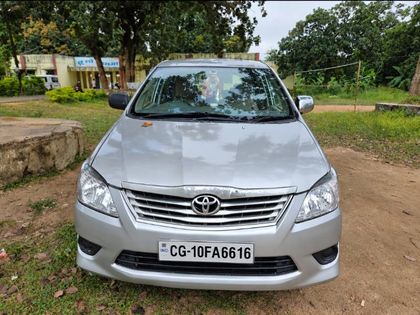 2012 Toyota Innova 2.5 ई डीजल PS 8-Seater