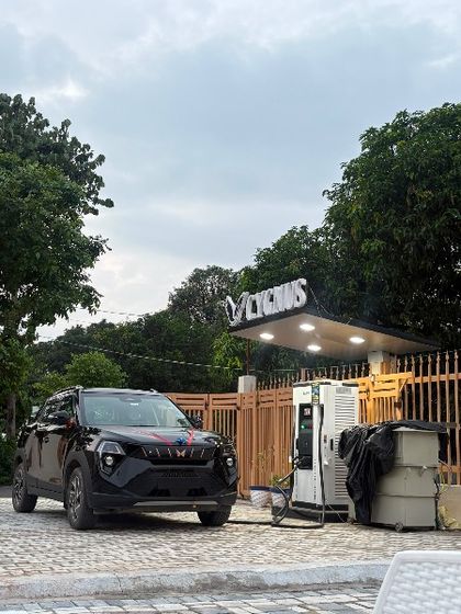 2026 Mahindra XUV 3XO EV ax7l