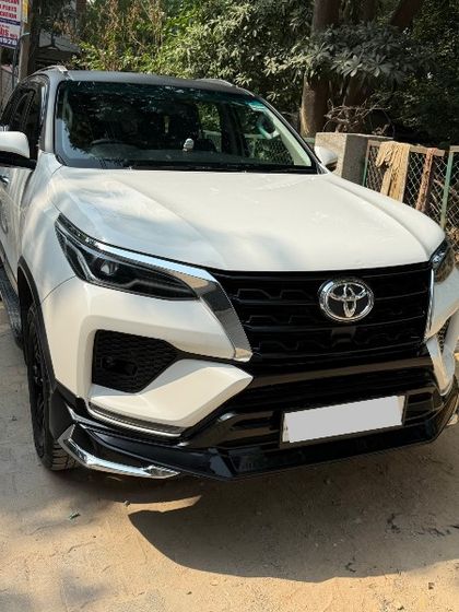 2024 Toyota Fortuner Leader Edition 4x2 डीजल AT 2023-2025