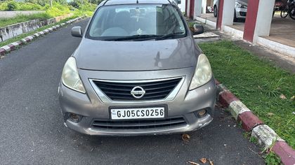 2011 निसान सनी XE