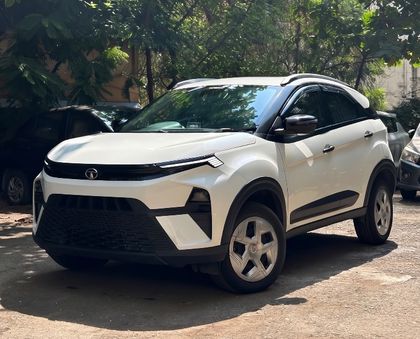 2023 Tata Nexon एक्सएम एस रेनफोर्स्ड