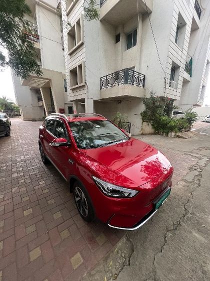 2025 MG ZS EV एक्सक्लूसिव प्लस