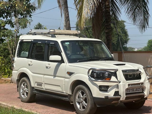 Mahindra Scorpio 1.99 S10 Second-hand 2015 Mahindra Scorpio 1.99 S10 for sale in Medak District