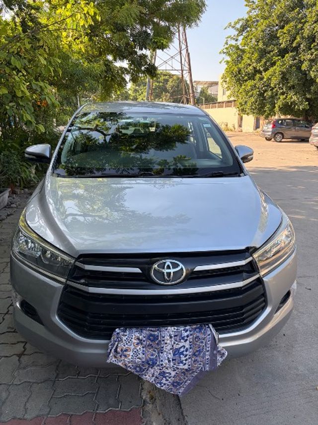 Toyota Innova Crysta 2.8 GX AT बीएस4 Second-hand 2016 Toyota Innova Crysta 2.8 GX AT बीएस4 for sale in Ahmedabad