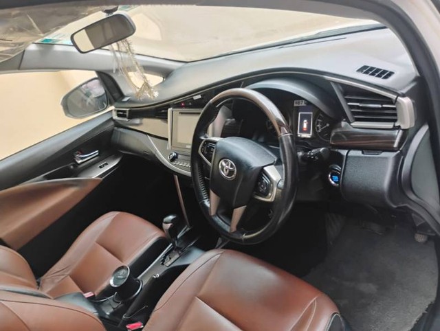 Second-hand 2018 Toyota Innova Crysta 2.8 GX AT BSIV for sale in Noida-4