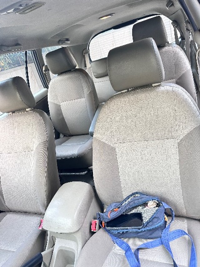 Second-hand 2013 Toyota Innova 2.5 GX (Diesel) 7 Seater for sale in Ahmedabad-2