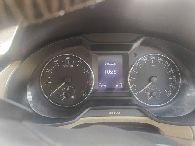 Second-hand 2017 Skoda Octavia 1.4 TSI MT Ambition for sale in New Delhi-2