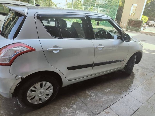 Second-hand 2015 Maruti Swift VXI for sale in Ahmedabad-3