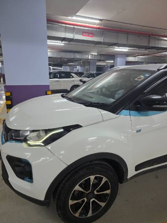 Second-hand 2020 Tata Nexon EV XZ Plus LUX for sale in New Delhi-4