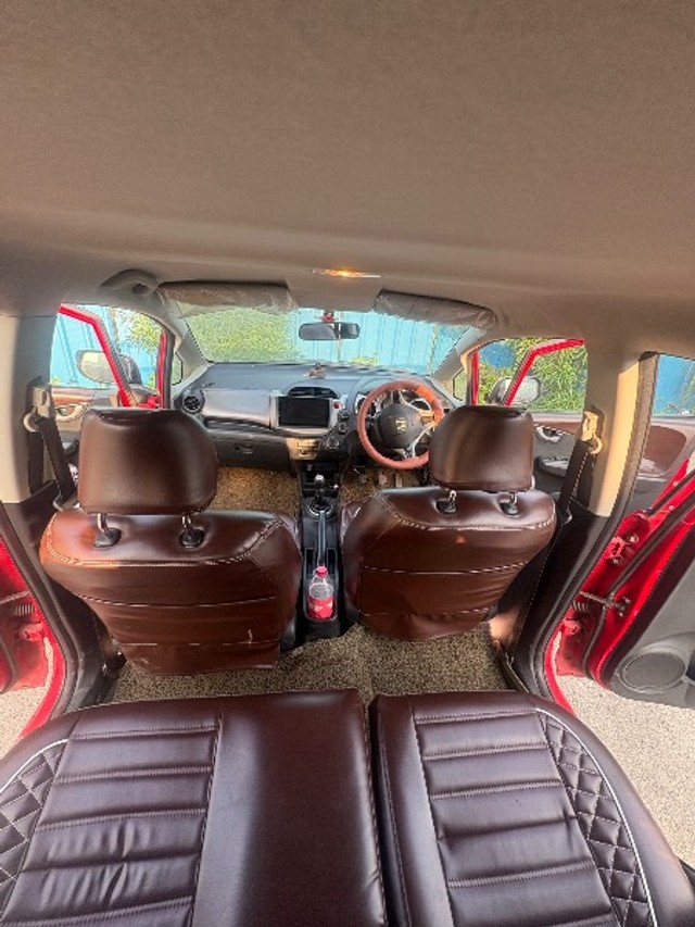 Second-hand 2012 Honda Jazz X for sale in Kalyan-12