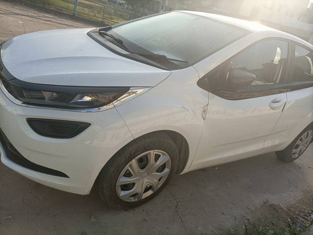 Second-hand 2024 Tata Altroz XM Plus CNG for sale in Mehsana-4