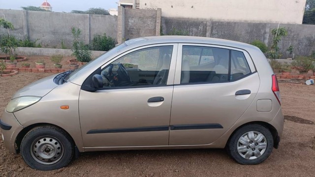 Second-hand 2010 Hyundai i10 Era for sale in Amreli-1