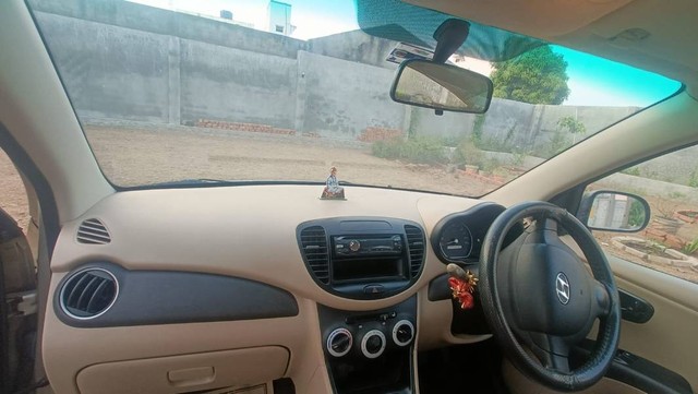 Second-hand 2010 Hyundai i10 Era for sale in Amreli-3