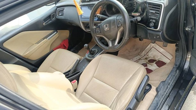Second-hand 2017 Honda City i VTEC VX for sale in Maharajganj-2