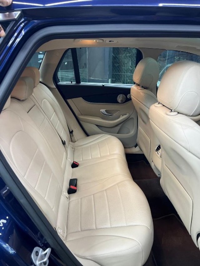 Second-hand 2022 Mercedes-Benz GLC 220d 4MATIC for sale in Bangalore-3