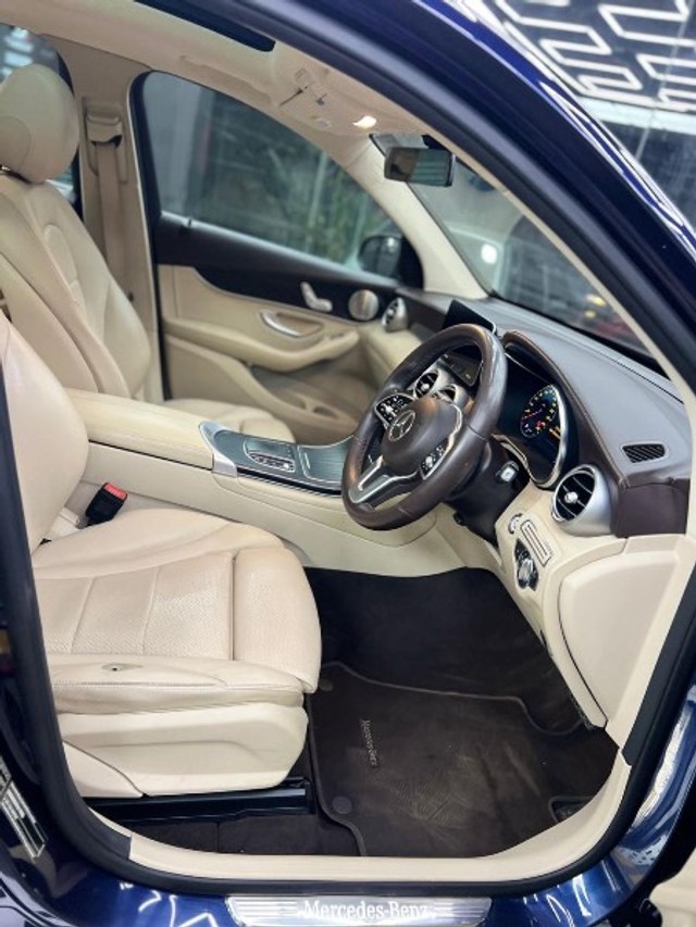 Second-hand 2022 Mercedes-Benz GLC 220d 4MATIC for sale in Bangalore-4