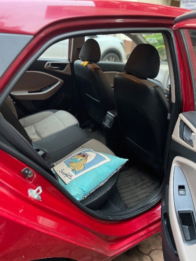 Second-hand 2015 Hyundai i20 Sportz 1.2 for sale in Mumbai-3