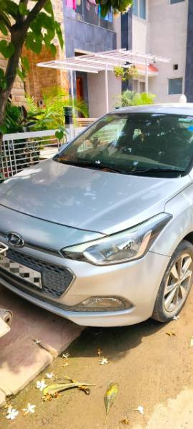 Second-hand 2015 Hyundai i20 Asta 1.2 for sale in Gautam Buddha Nagar