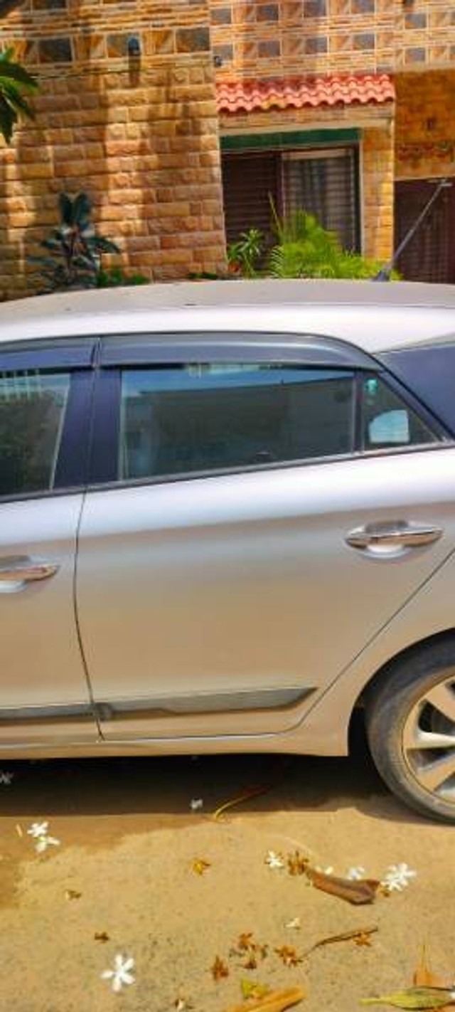 Second-hand 2015 Hyundai i20 Asta 1.2 for sale in Gautam Buddha Nagar