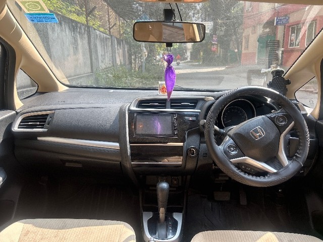 Second-hand 2022 Honda Jazz ZX CVT for sale in Indore-4