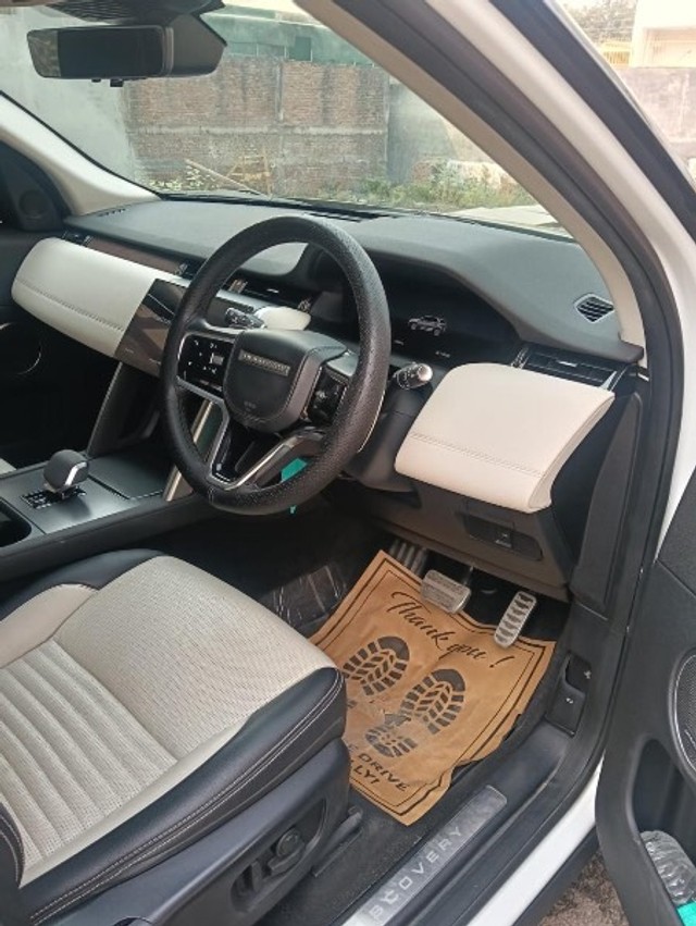 Second-hand 2024 Land Rover Discovery 2.0 SE for sale in Noida-9
