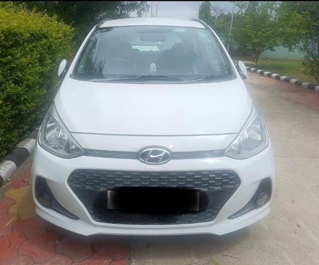 Second-hand 2017 Hyundai Grand i10 1.2 CRDi Sportz Option for sale in Gorakhpur