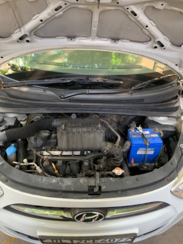 Second-hand 2013 Hyundai i10 Sportz AT for sale in New Delhi-6