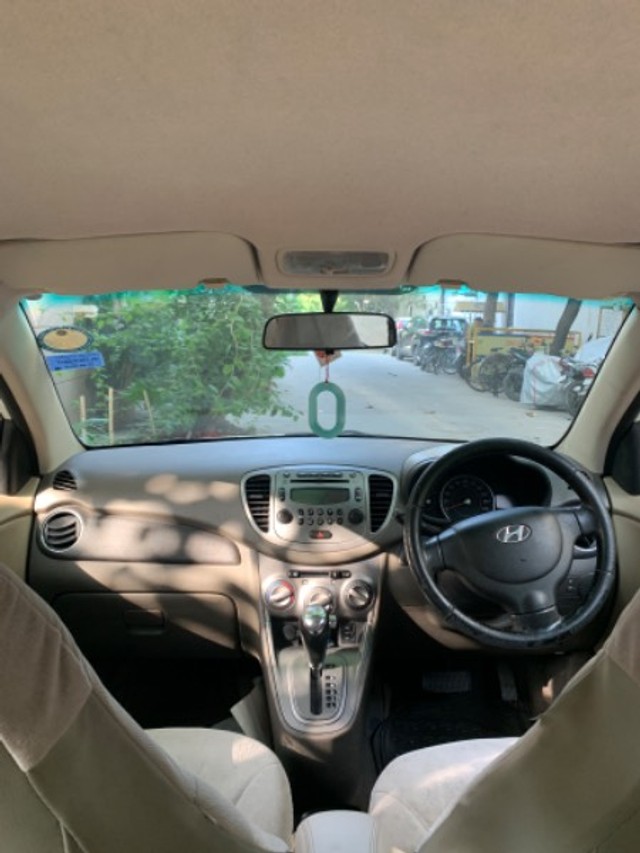 Second-hand 2013 Hyundai i10 Sportz AT for sale in New Delhi-7