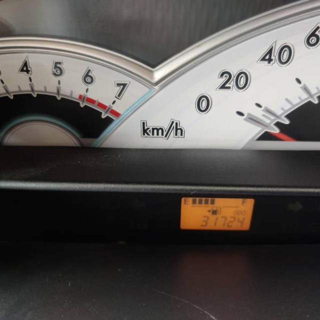 Second-hand 2011 Toyota Etios V for sale in Vasai-4