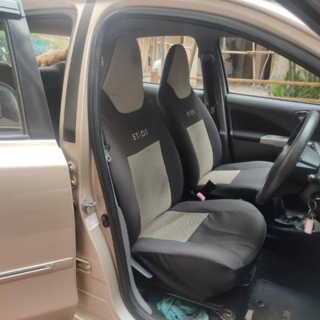 Second-hand 2011 Toyota Etios V for sale in Vasai-7