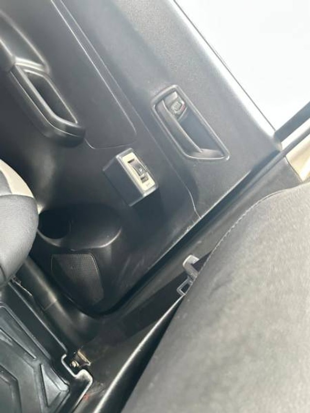 Second-hand 2020 Maruti Swift LXI for sale in Hapur-2
