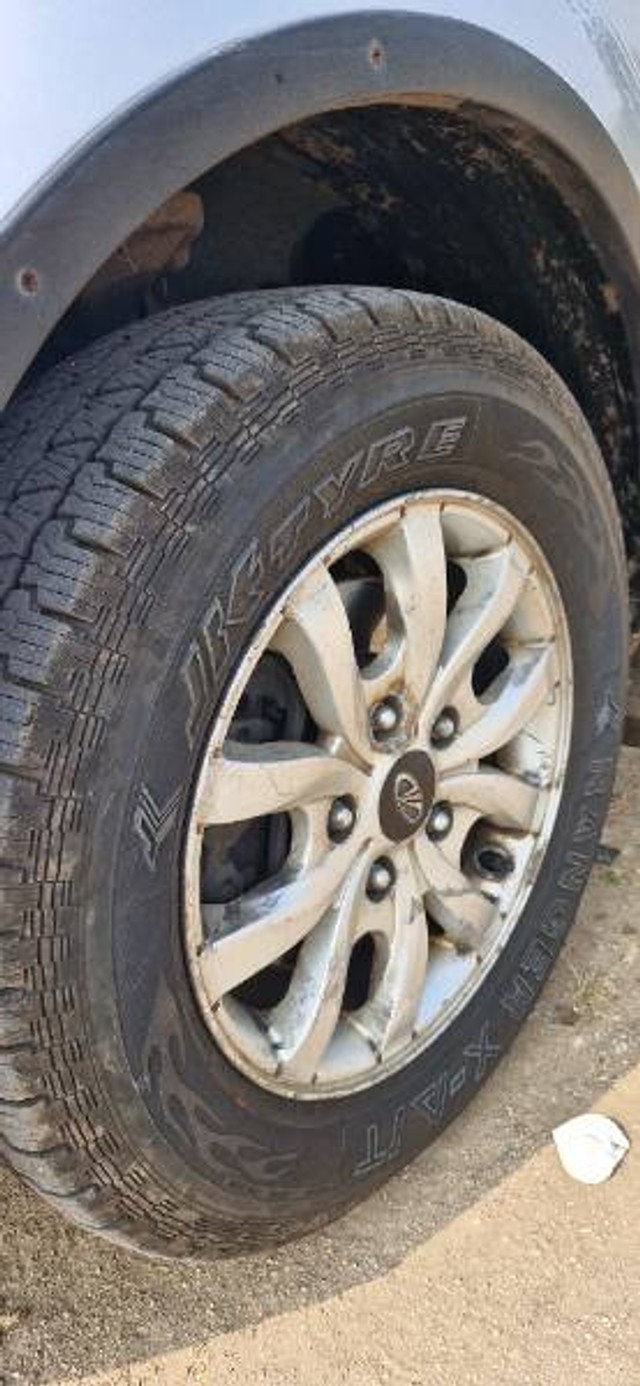 Second-hand 2015 Mahindra XUV500 W10 AWD for sale in Mahabubabad-3