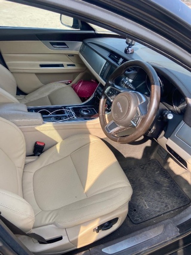 Second-hand 2019 Jaguar XF 2.0 Diesel Prestige for sale in Chandigarh-5